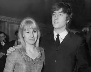 John Lennon z żoną Cynthią
