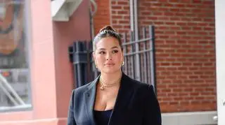 Ashley Graham karmi piersiami bliźnięta. Pokazała zdjęcie, które podzieliło internautów