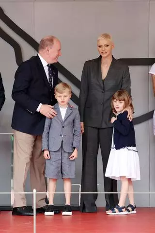 Księżna Charlene z mężem i dziećmi