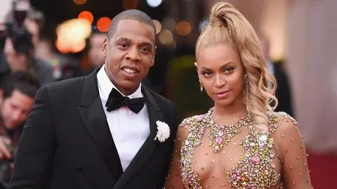 Jay-Z wraz z rodziną bryluje na ściance. Matka Beyoncé nie wierzy w niewinność rapera?
