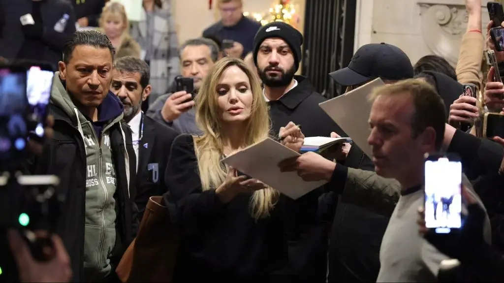 Paryski sklep zamknął się dla "zwykłych śmiertelników", żeby Angelina Jolie zrobiła zakupy w spokoju