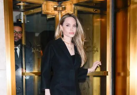 Paryski sklep zamknął się dla "zwykłych śmiertelników", żeby Angelina Jolie zrobiła zakupy w spokoju