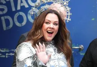 Melissa McCarthy przeszła spektakularną metamorfozę i pokazała się u boku męża. Są już 19 lat po ślubie