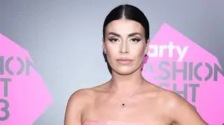 Magdalena Stępień rozliczyła zbiórkę na zmarłego syna. Fani grzmią: "Nie powinnaś się tłumaczyć"