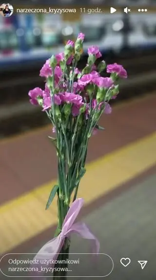 Magda z "ŚOPW 9" dostała bukiet kwiatów