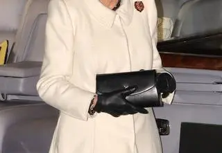 Paparazzi przyłapali Camillę po wizycie w szpitalu, w którym był operowany Karol III. Zdradziła, jak się czuje król