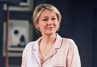 Katarzyna Kwiatkowska po szkole teatralnej pracowała jako kelnerka. "Kręgosłup mnie bolał, byłam wyczerpana"