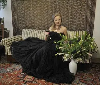 Laura Łącz w sukni Niny Andrycz