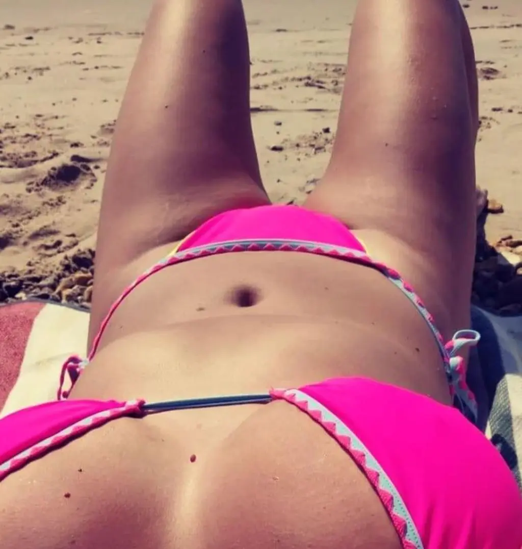 Julia Gołębiowska na plaży