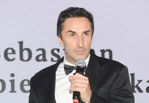 Sebastian Karpiel-Bułecka o dzieciach. Sam wychowywał się bez ojca. "Całe życie mi to towarzyszy"
