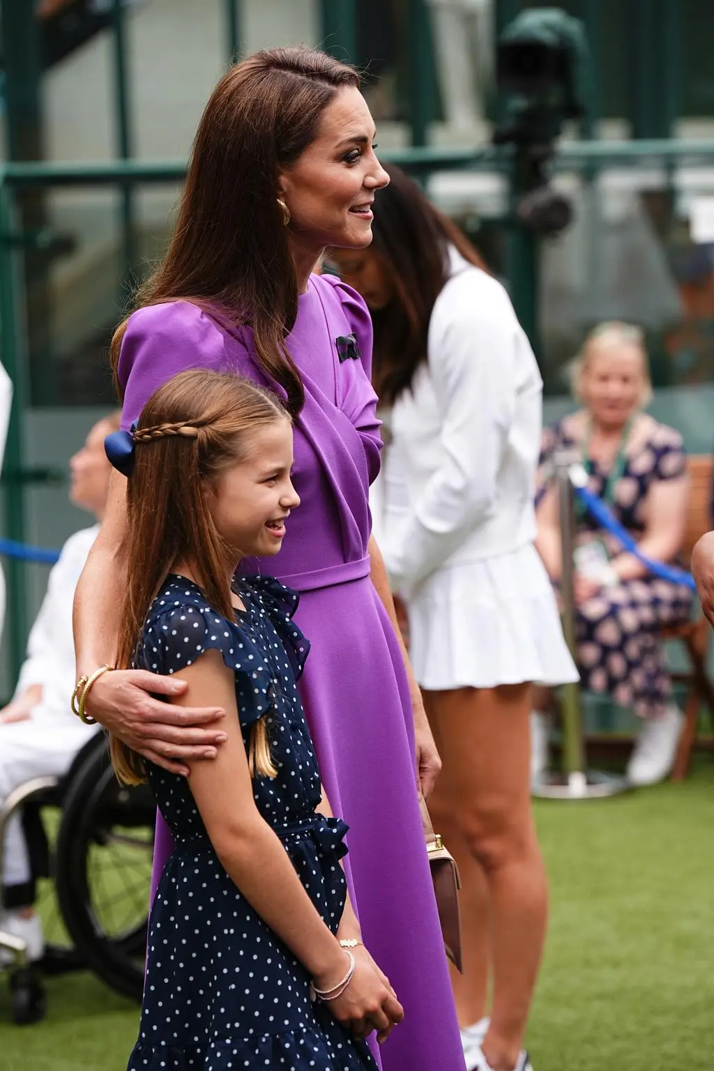 Księżna Kate z córką na Wimbledonie. Powitano ją owacjami na stojąco ...