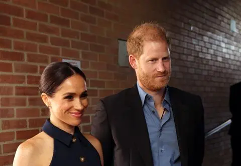 Książę Harry i Meghan Markle wynajęli aktorów, by udawali... ich dzieci? Internauci na tropie