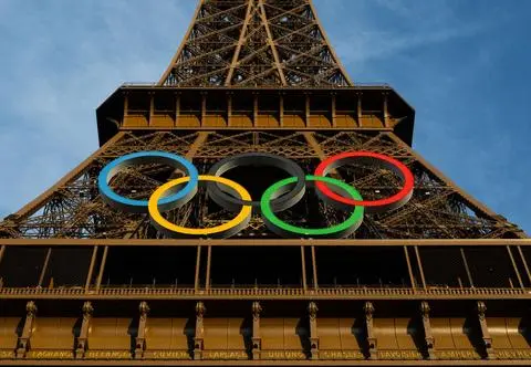 Gwiazdy poniosły ogień olimpijski do Paryża. Już dziś wielkie widowisko z udziałem Snoop Dogga