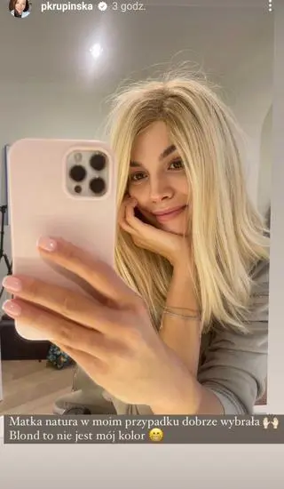 Paulina Krupińska-Karpiel w blond włosach