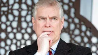 Książę Andrzej nie wyprowadza się z posiadłości. Karol III zlitował się nad bratem?