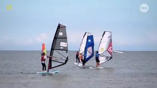 Łeba — raj dla miłośników sportów wodnych! Odkryj najlepsze atrakcje miasta