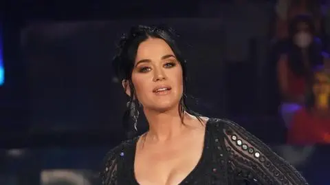 Katy Perry - nietypowe zachowanie na scenie 
