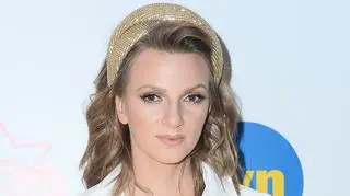 Sarsa zaskakuje nowym wizerunkiem i utworem. Pyta fanów o fryzurę