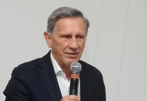 Jan Englert o umowie z pierwszą żoną. "Nie rozstaniemy się, dopóki dzieci nie będą dorosłe"