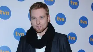 Michał Tomala pochwalił się zdjęciem z tajemniczą brunetką. Fani "Na Wspólnej" długo na to czekali