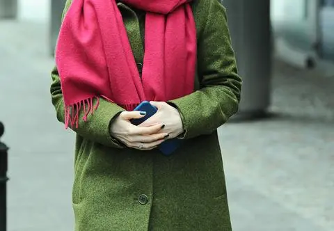 Żona Macieja Stuhra nawiązała do słów Romy Wąsik, a internauta zarzucił jej bronienie teścia. Odpowiedziała