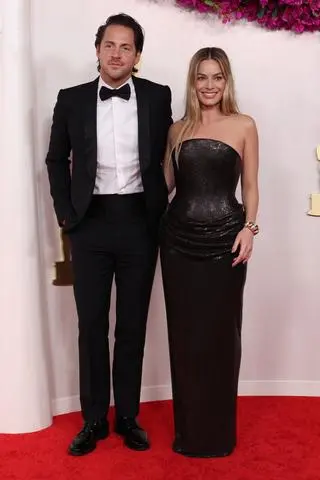 Margot Robbie i Tom Ackerley