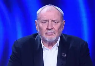 Andrzej Grabowski zaskakująco o używkach na planie. Mówi o "wódce na każde zawołanie"