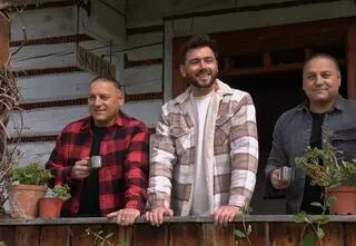 Golec uOrkiestra i Kamil Bednarek w nowym utworze! Zobaczcie, jak powstawał teledysk do piosenki "Kocham chwile"