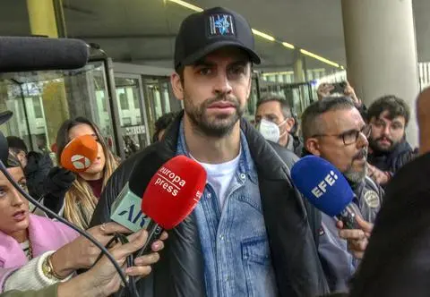Gerard Pique pierwszy raz opowiedział o swojej nowej dziewczynie. "Jestem marionetką"