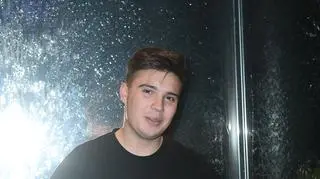 Leon Myszkowski jako DJ na imprezie Elle Man