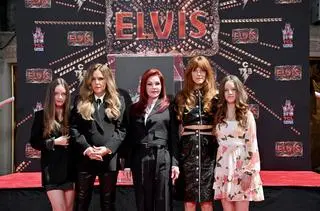 Priscilla Presley, Lisa Marie Presley, Riley Kenough, Harper i Finley Lockwood