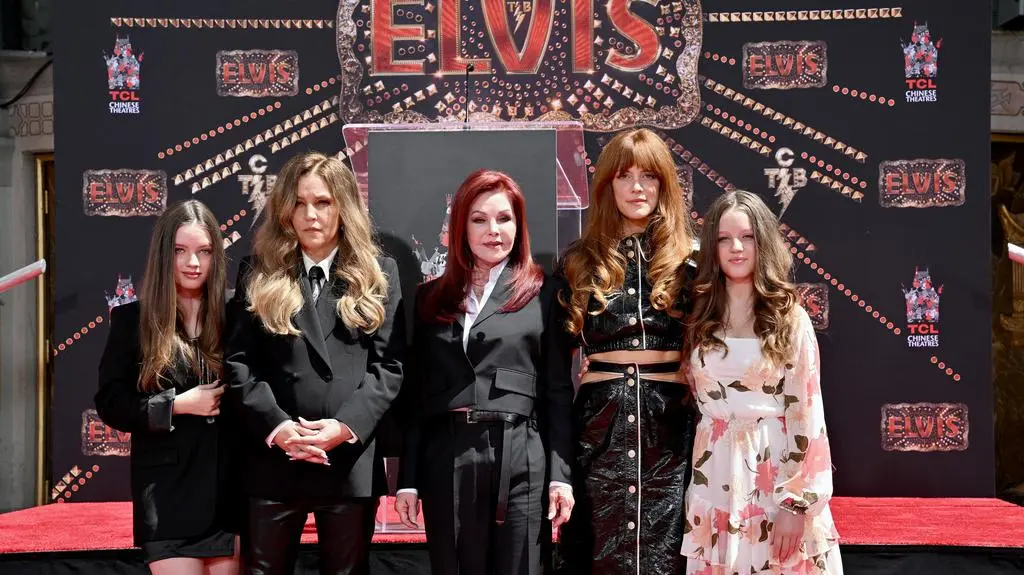 Priscilla Presley, Lisa Marie Presley, Riley Kenough, Harper i Finley Lockwood