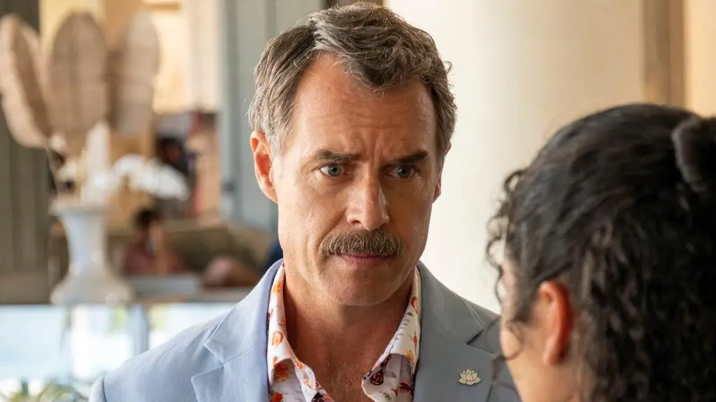 Murray Bartlett w "Białym Lotosie" 