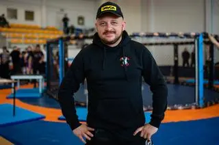 "Kanapowcy". Damian Nagana