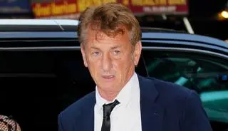 Sean Penn zmierza w kierunku granicy z Polską
