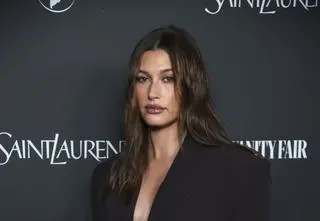 Hailey Bieber pokazała sylwetkę po porodzie. Fanki zachwycone jej postawą