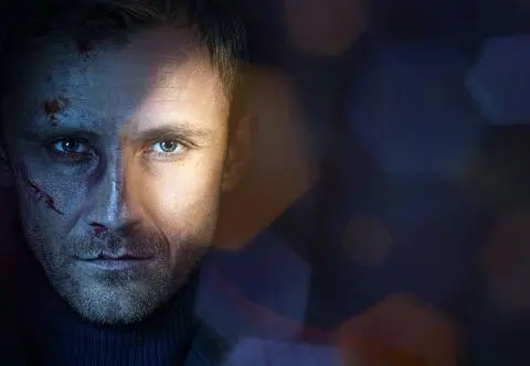 "Ślepnąc od świateł" – serial na podstawie bestsellerowej powieści w TVN7. Kiedy oglądać?