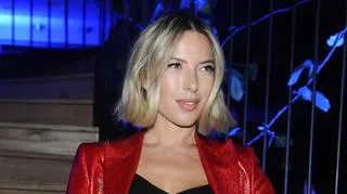 Zapłakana Ewa Chodakowska zrelacjonowała wypadek. Rowerzysta poturbował jej psa