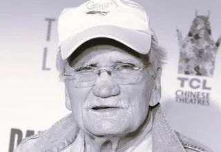 Nie żyje Charles Dierkop. Aktor zdobył rozpoznawalność w filmie "Żądło". Znana jest przyczyna śmierci