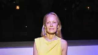 Pamela Anderson zrezygnowała z makijażu. Paris Fashion Week z jej udziałem przejdzie do historii