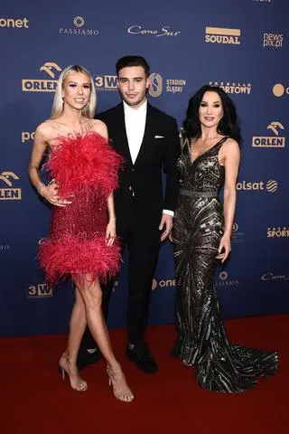 Leon Myszkowski z partnerką Ksenią i mamą - Justyną Steczkowską