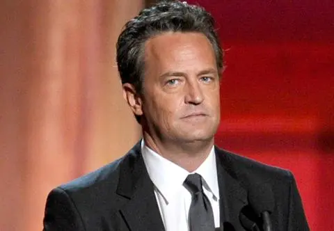 Matthew Perry padł ofiarą nieetycznego procederu. Nowy dokument odsłania ciemną stronę Hollywood
