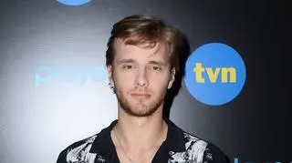 Maciej Musiał pokazał zdjęcie z mamą. Fani myśleli, że pozuje z dziewczyną. "Szok"