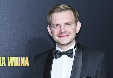 Rafał Zawierucha wziął ślub. Pochwalił się romantycznym zdjęciem z żoną. Kim jest Beata Wiśnicka?