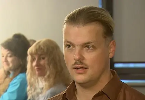 Błażej Król świętuje 10-lecie małżeństwa. Jeden z utworów zadedykował żonie