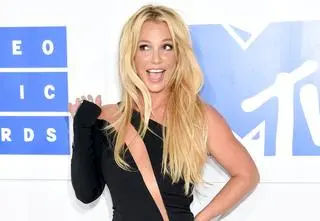 Britney Spears związała się z byłym pracownikiem. Media mówią o "kryminalnej przeszłości"