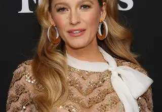 Blake Lively publikuje zdjęcia w ciąży. Robi to na złość koczującym paparazzi