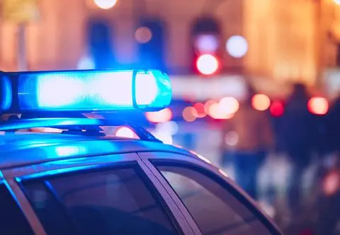 Dziennikarz TVN został pobity na wizji. Na miejscu interweniowała policja