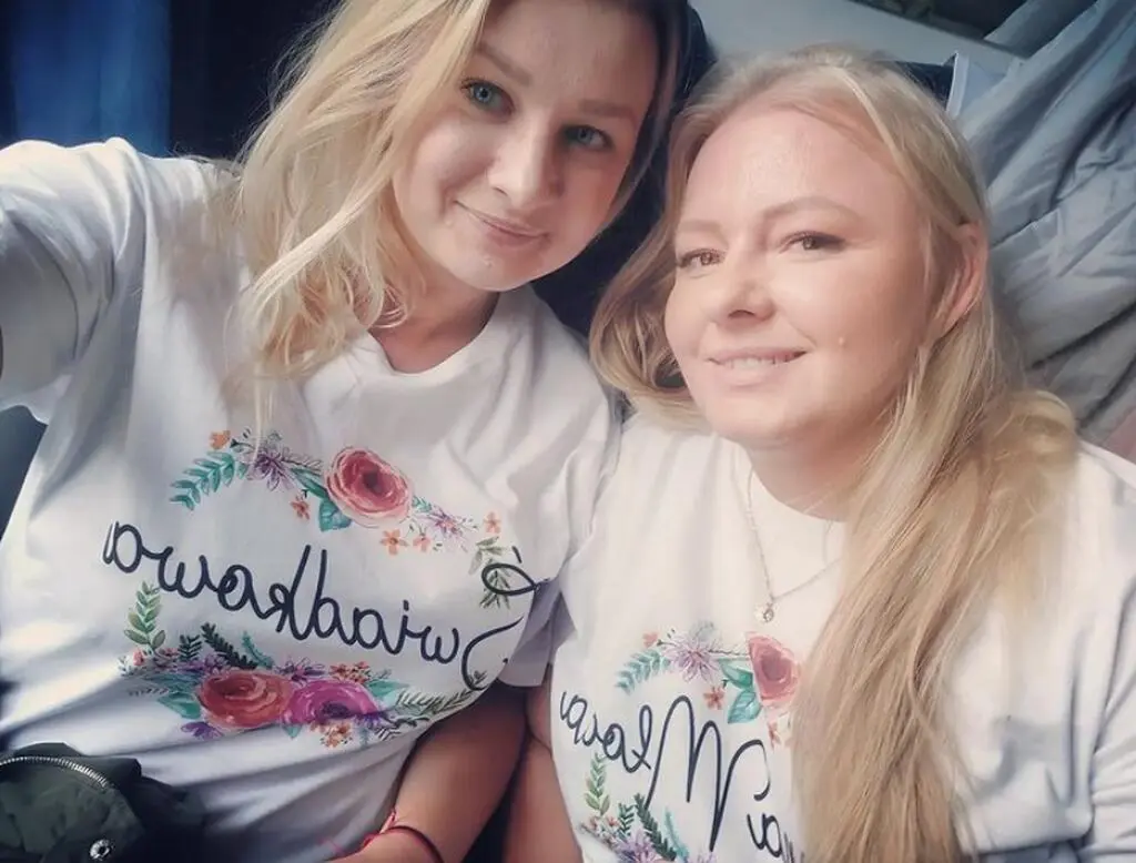 Julia ze "ŚOPW" z partnerką ojca