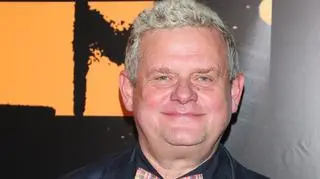 Kazik Staszewski wyszedł ze szpitala. Pokazał nagranie. "Nieco obolały po zabiegu"